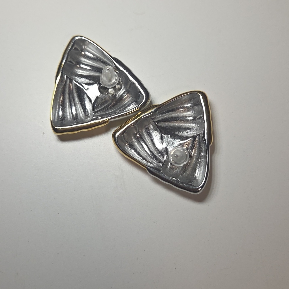 Nwt Non Tarnish Triangle Earrings Heaven Mayhem Inspired - Picture 5 of 6